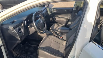 Toyota Auris Station Wagon 1.8 Hybrid Black Edition (5)