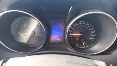 Toyota Auris Station Wagon 1.8 Hybrid Black Edition (9)