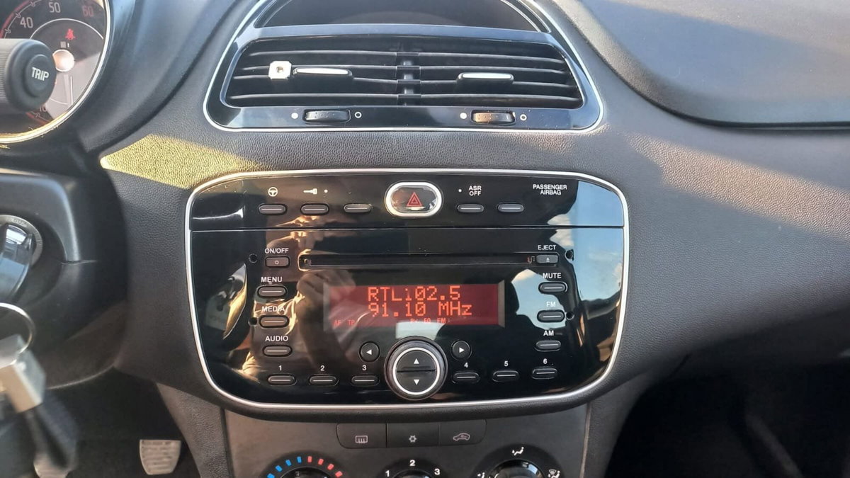 Fiat Punto 1.2 8V 5 porte Street (10)