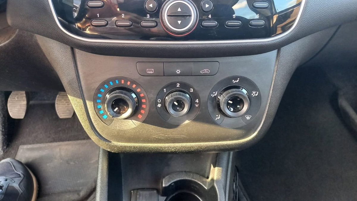 Fiat Punto 1.2 8V 5 porte Street (11)