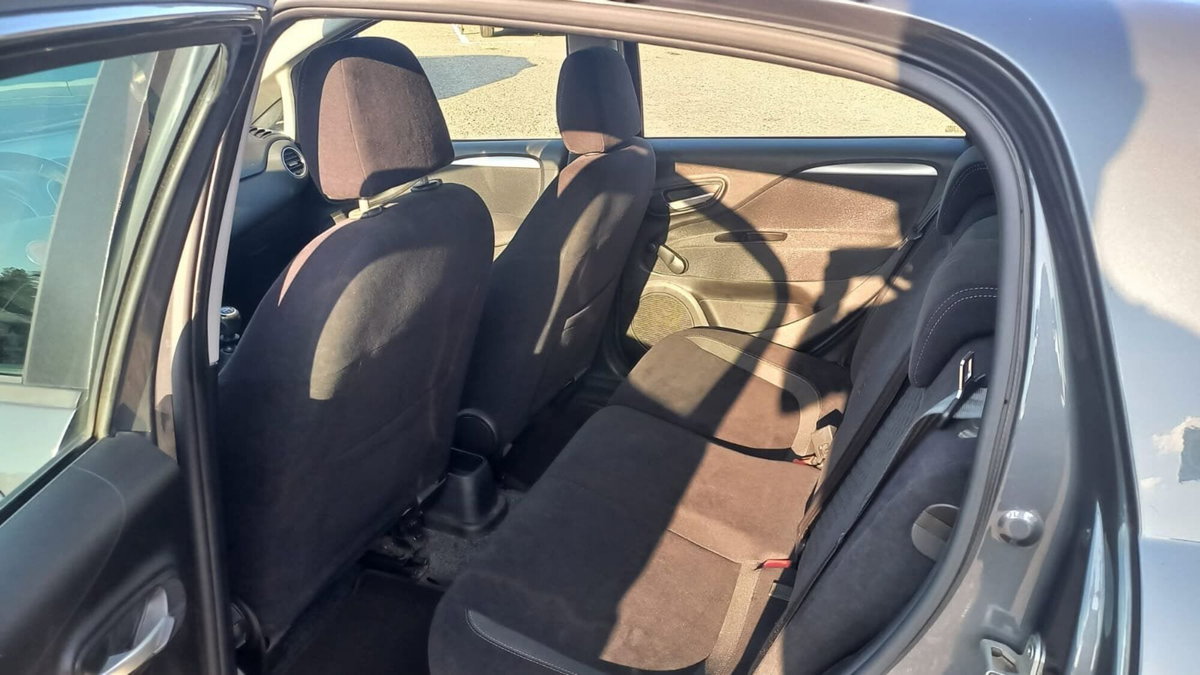 Fiat Punto 1.2 8V 5 porte Street (6)