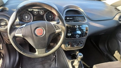 Fiat Punto 1.2 8V 5 porte Street (8)