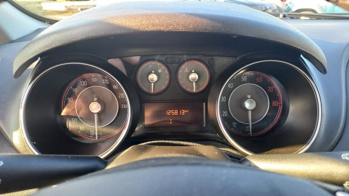 Fiat Punto 1.2 8V 5 porte Street (9)