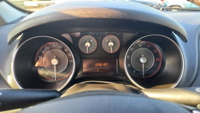Fiat Punto 1.2 8V 5 porte Street (9)