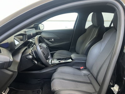 Peugeot 208 motore elettrico 136 CV 5 porte GT (9)
