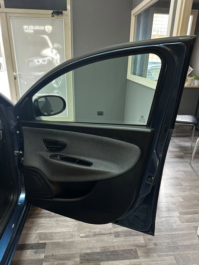 Lancia Ypsilon 1.0 FireFly 5 porte S&S Hybrid Alberta Ferretti (13)