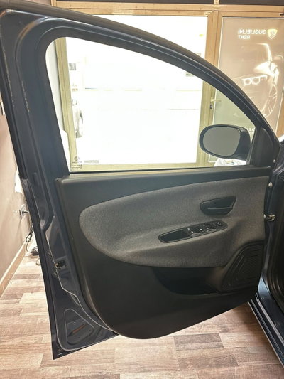 Lancia Ypsilon 1.0 FireFly 5 porte S&S Hybrid Alberta Ferretti (16)