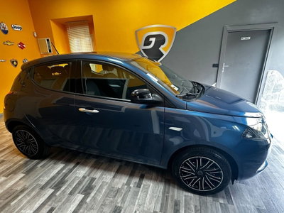 Lancia Ypsilon 1.0 FireFly 5 porte S&S Hybrid Alberta Ferretti (2)