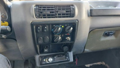 Mahindra Bolero Bolero 2.5 CRDe 2WD SC Pick Up (13)