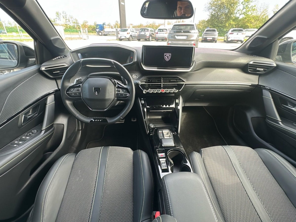 Peugeot 208 1.2 hybrid GT 145cv e-dcs 6 (15)