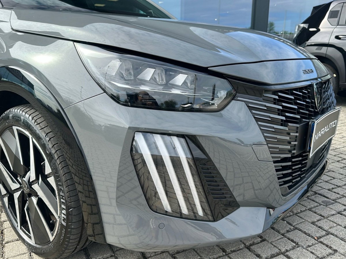Peugeot 208 1.2 hybrid GT 145cv e-dcs 6 (9)