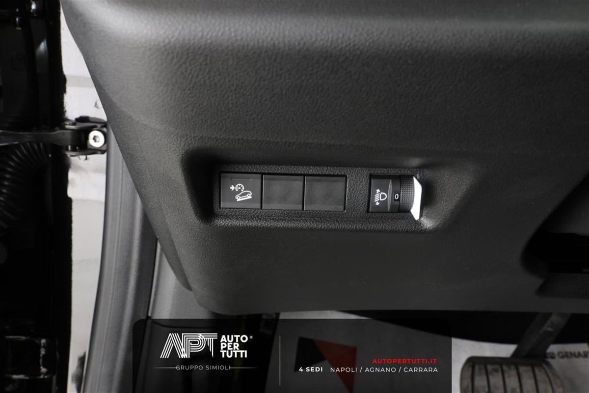 Jeep Avenger 1.2 turbo Summit fwd 100cv (13)