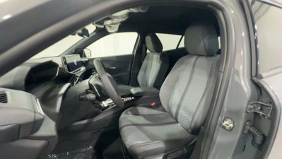 Peugeot 2008 1.2 hybrid Allure 145cv e-dcs6 (6)