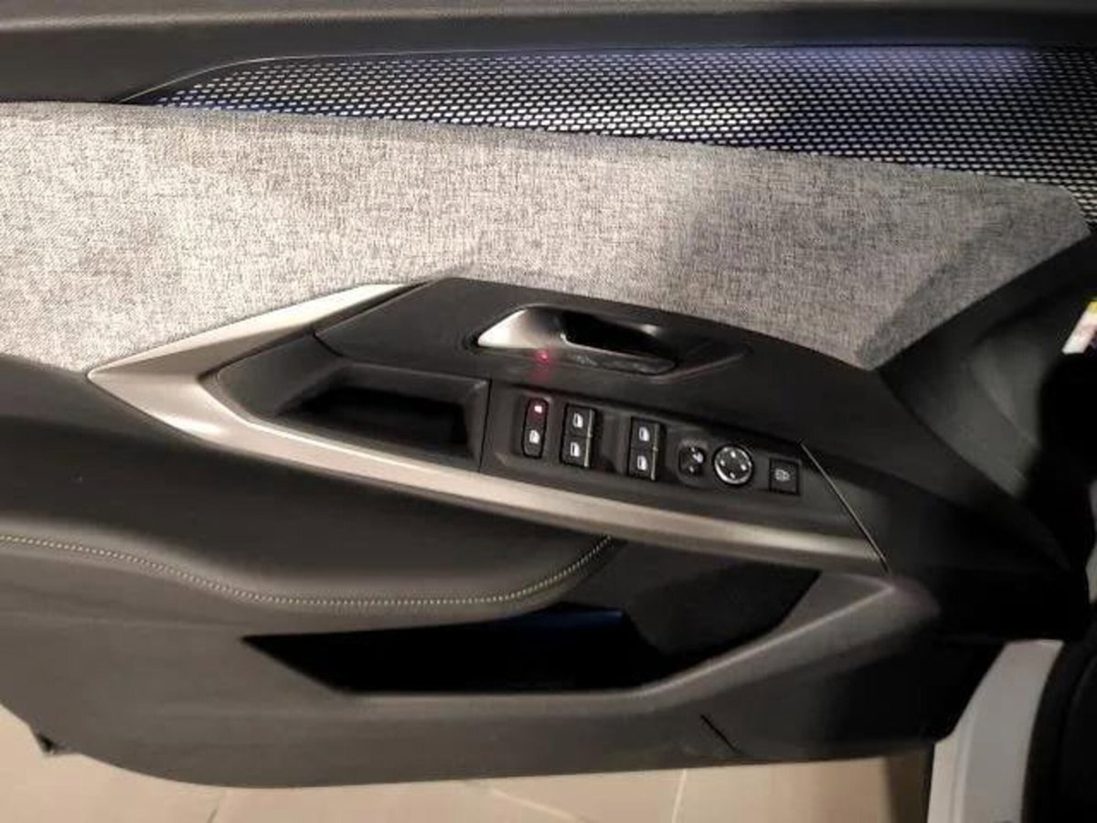 Peugeot 3008 1.2 hybrid GT Exclusive 145cv e-dcs6 (18)