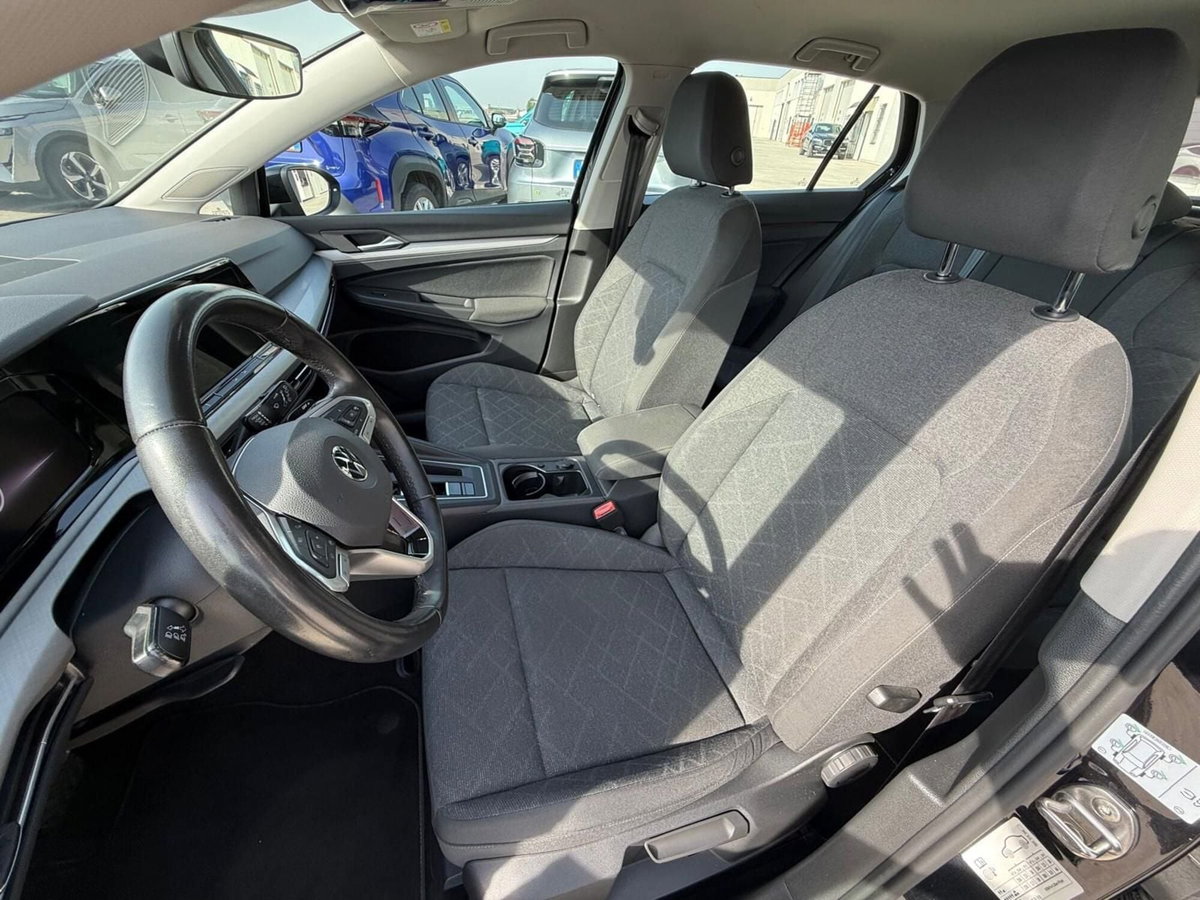 Volkswagen Golf 1.0 eTSI EVO DSG Life (13)