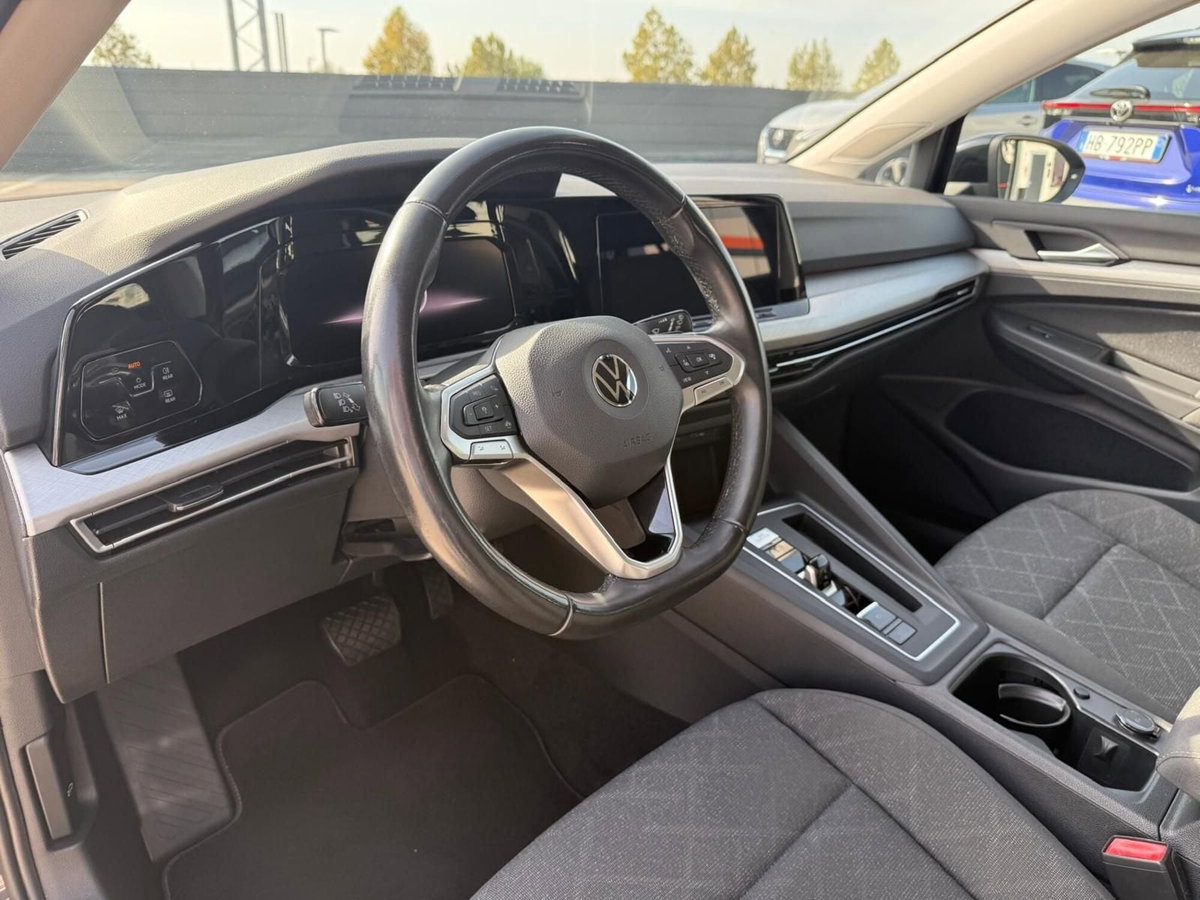 Volkswagen Golf 1.0 eTSI EVO DSG Life (14)