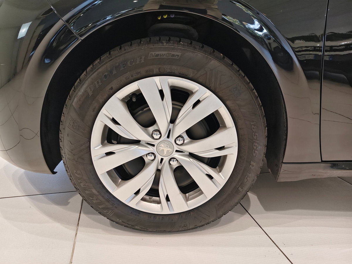 Peugeot 208 HDi 68 CV 5 porte Active (8)