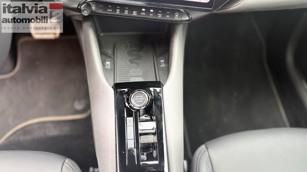 Alfa Romeo Junior 1.2 ibrida 145cv edct6 (14)