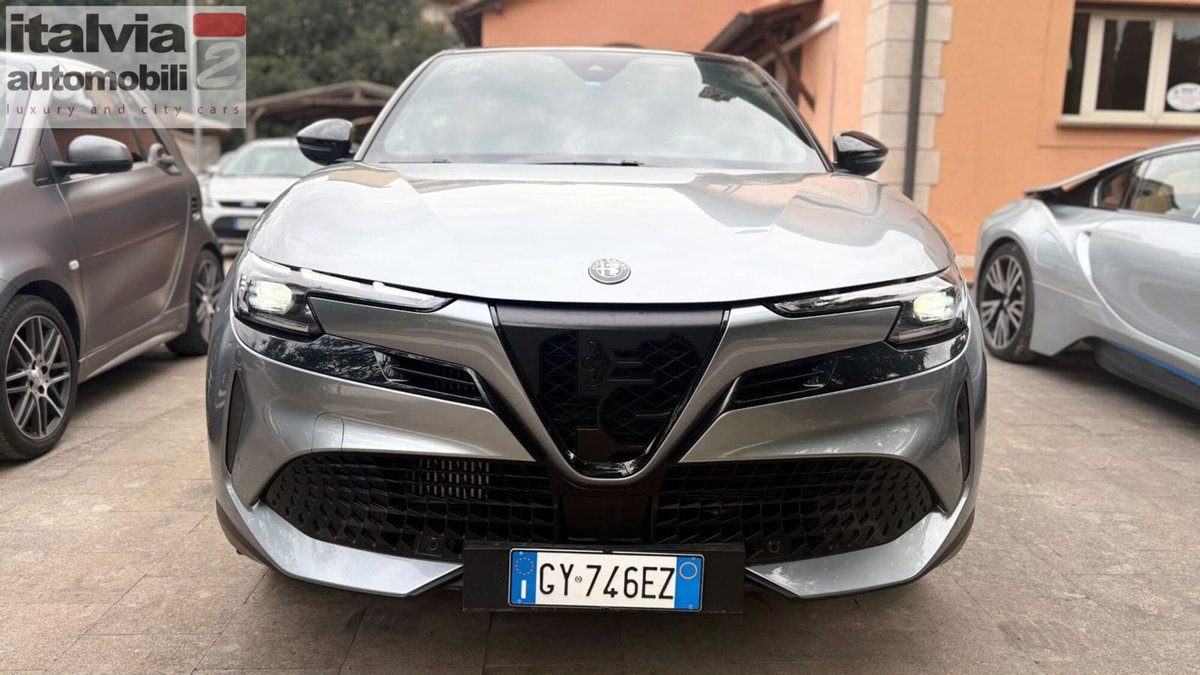 Alfa Romeo Junior 1.2 ibrida 145cv edct6 (2)