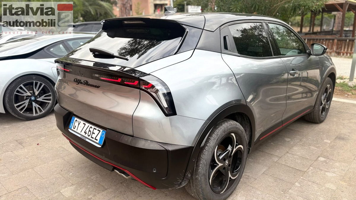 Alfa Romeo Junior 1.2 ibrida 145cv edct6 (4)