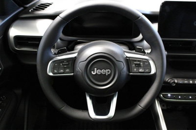 Jeep Avenger 1.2 turbo e-hybrid mhev Overland 4xe 145cv edct6 (15)