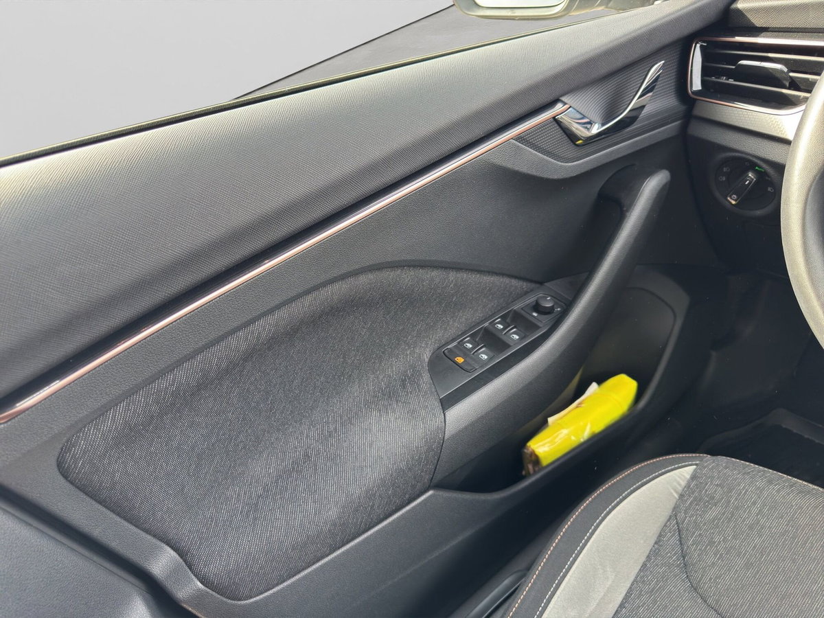 Skoda Kamiq 1.0 TSI 110 CV DSG Style (13)