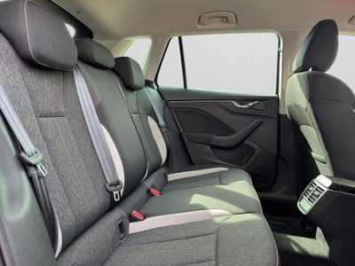 Skoda Kamiq 1.0 TSI 110 CV DSG Style (20)