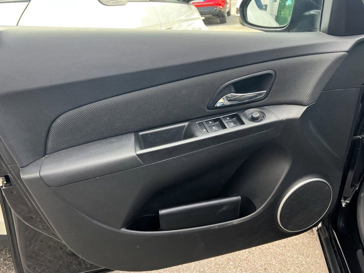 Chevrolet Cruze 1.6 5 porte LT (6)