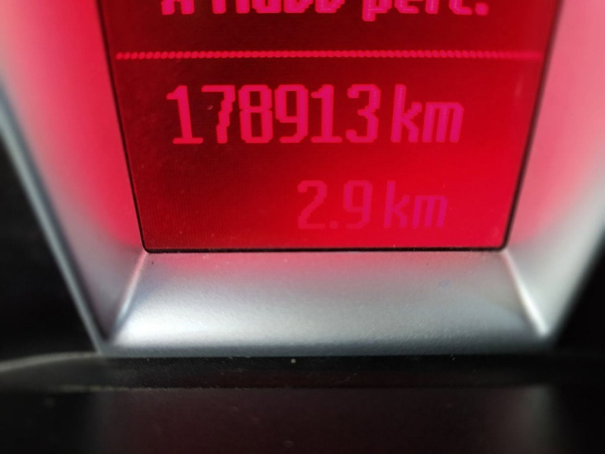 Ford Kuga 2.0 TDCI 163 CV 4WD Powershift Titanium (10)