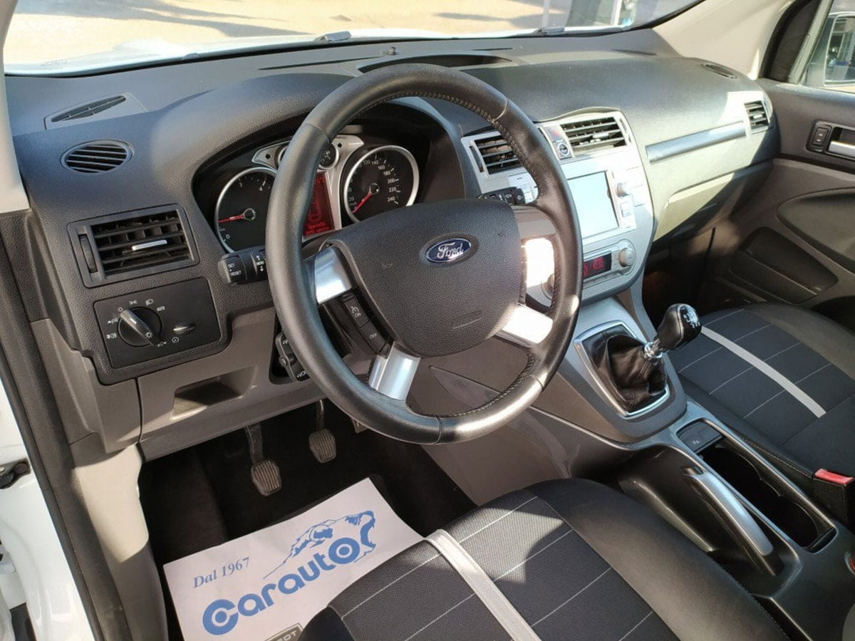 Ford Kuga 2.0 TDCI 163 CV 4WD Powershift Titanium (12)