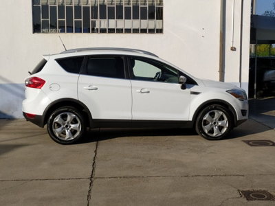 Ford Kuga 2.0 TDCI 163 CV 4WD Powershift Titanium (3)