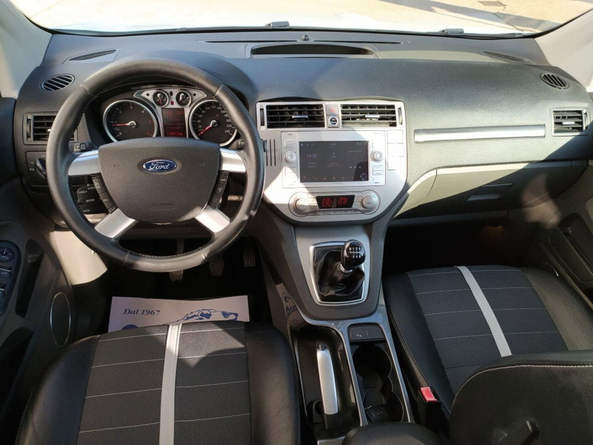 Ford Kuga 2.0 TDCI 163 CV 4WD Powershift Titanium (4)
