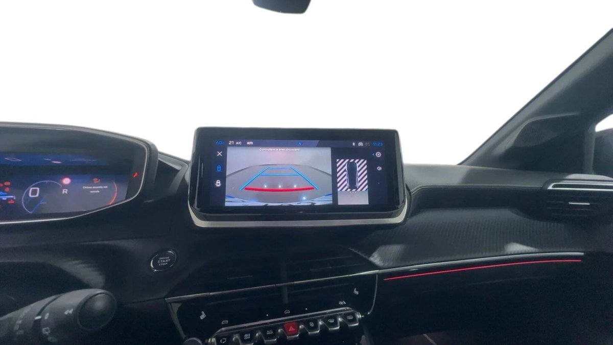 Peugeot 208 BlueHDi 100 Stop&Start 5 porte GT (10)