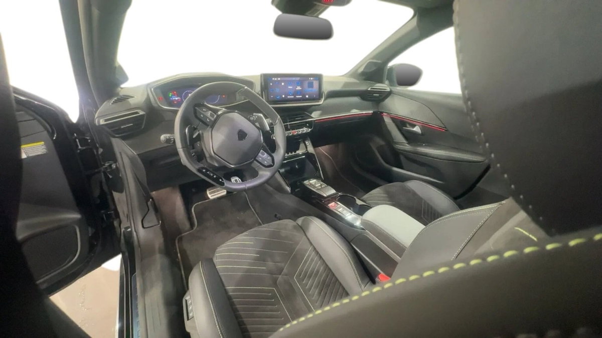 Peugeot 208 BlueHDi 100 Stop&Start 5 porte GT (7)
