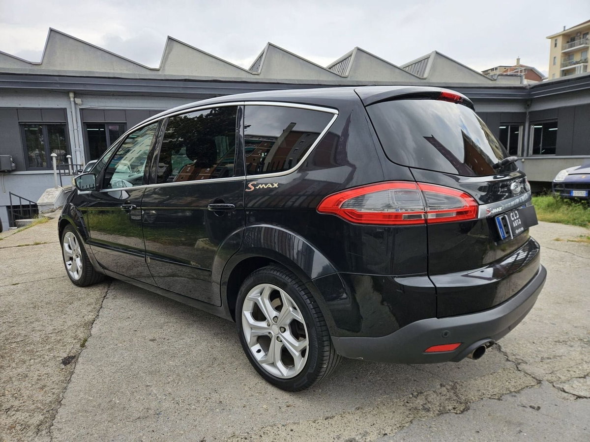 Ford S-Max 2.0 EcoBoost 203CV Powershift New Titanium (5)