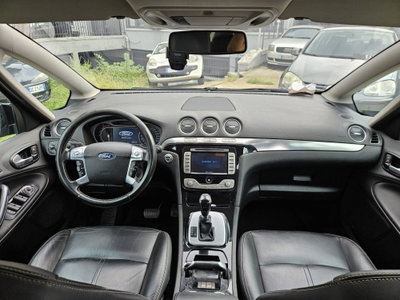 Ford S-Max 2.0 EcoBoost 203CV Powershift New Titanium (9)