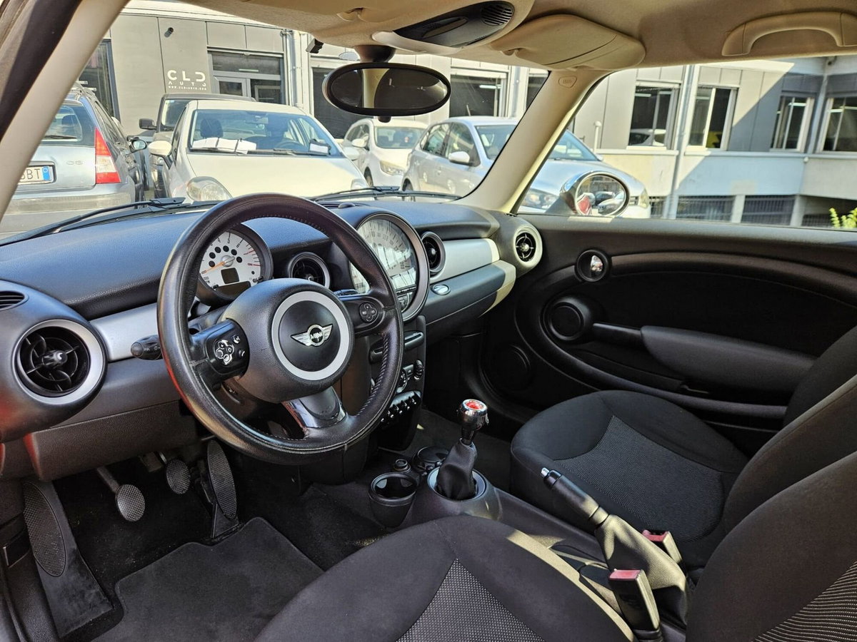 MINI Mini 1.6 16V One (55kW) (7)