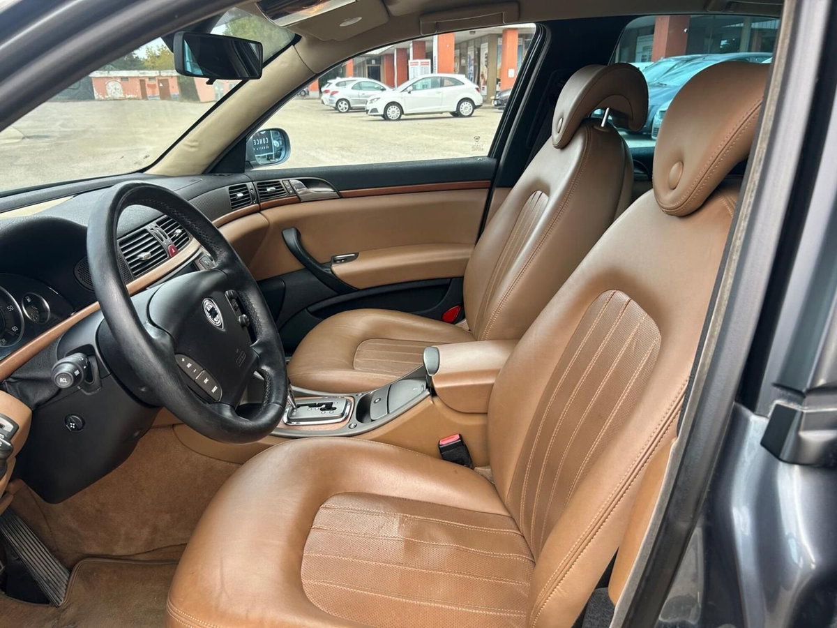 Lancia Thesis JTD 20V aut. Executive (6)
