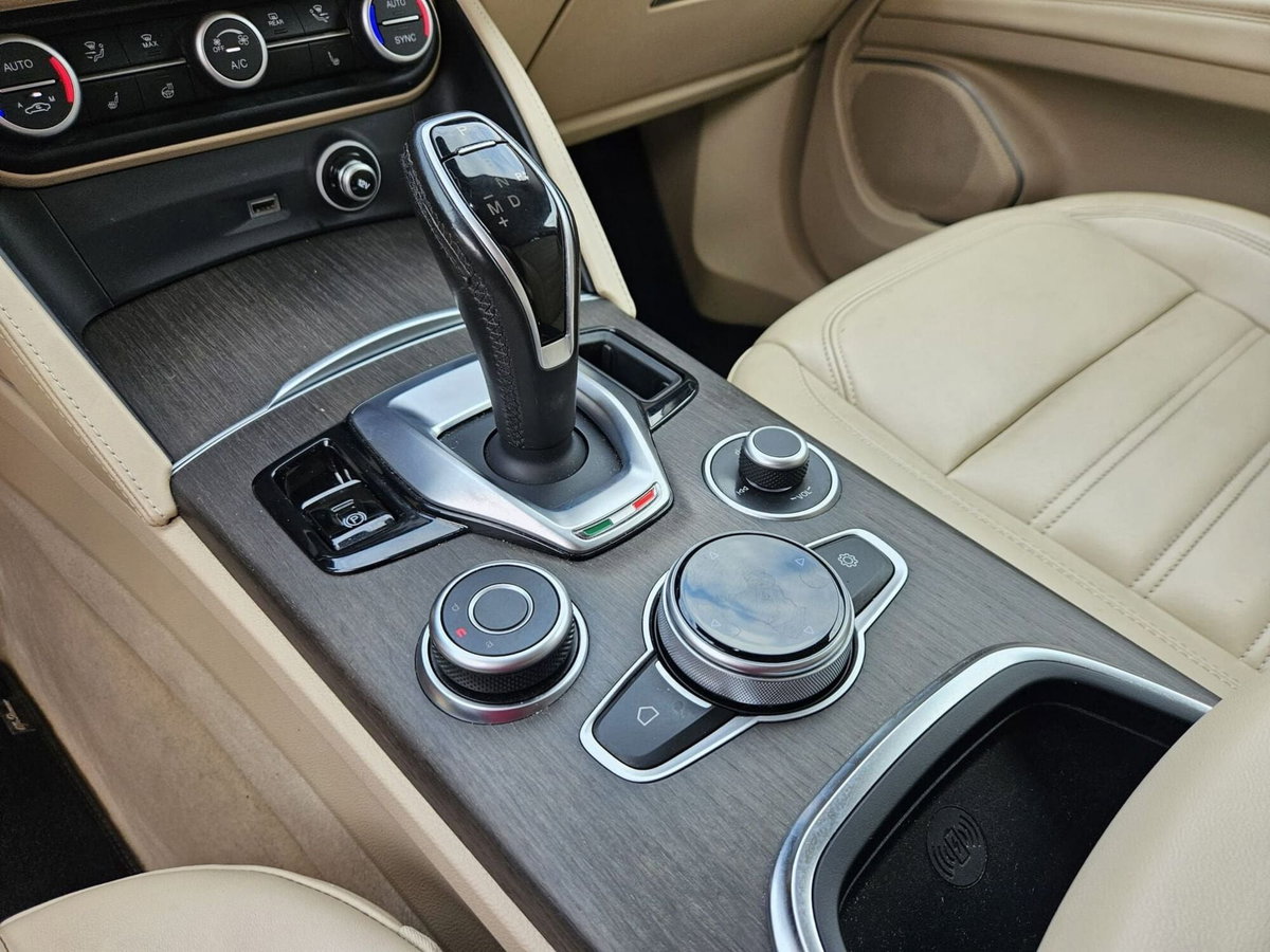 Alfa Romeo Stelvio Stelvio 2.2 Turbodiesel 190 CV AT8 Q4 Ti (16)