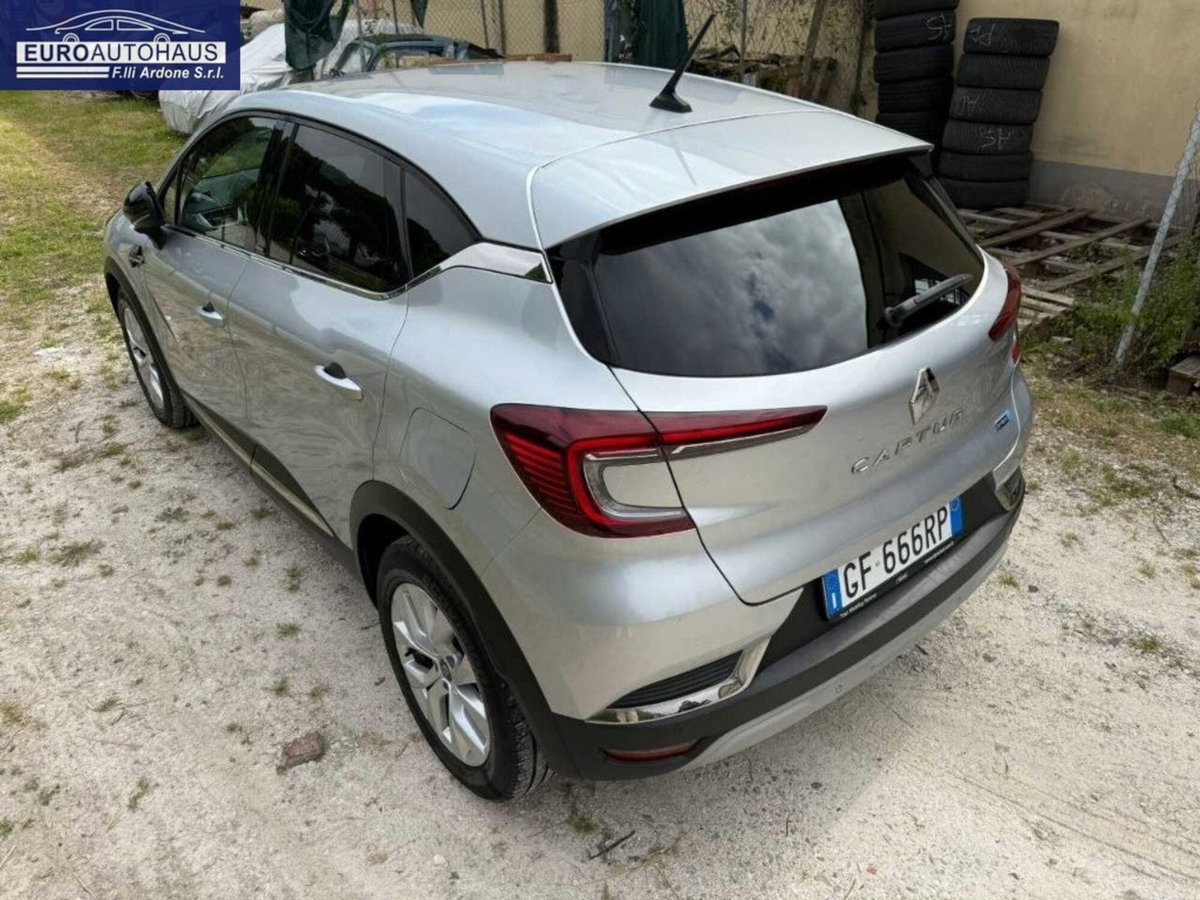 Renault Captur Plug-in Hybrid E-Tech 160 CV Intens (2)