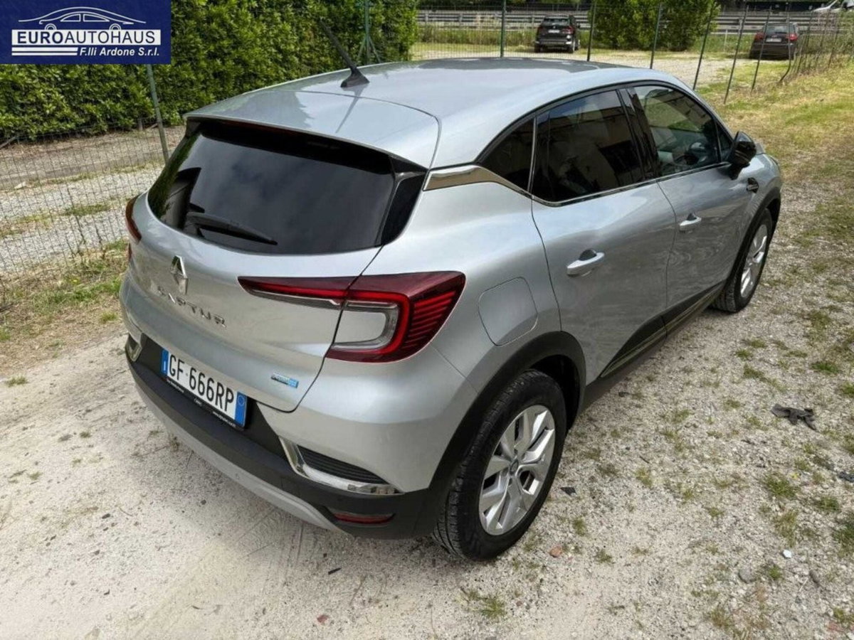Renault Captur Plug-in Hybrid E-Tech 160 CV Intens (3)