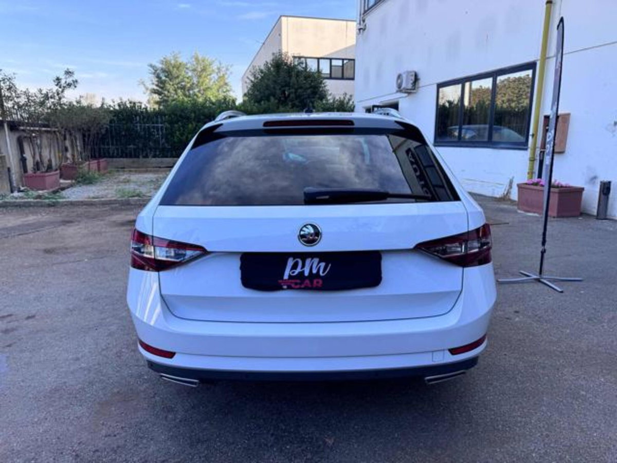 Skoda Superb Station Wagon 2.0 TDI 190 CV SCR DSG Wagon Style (6)