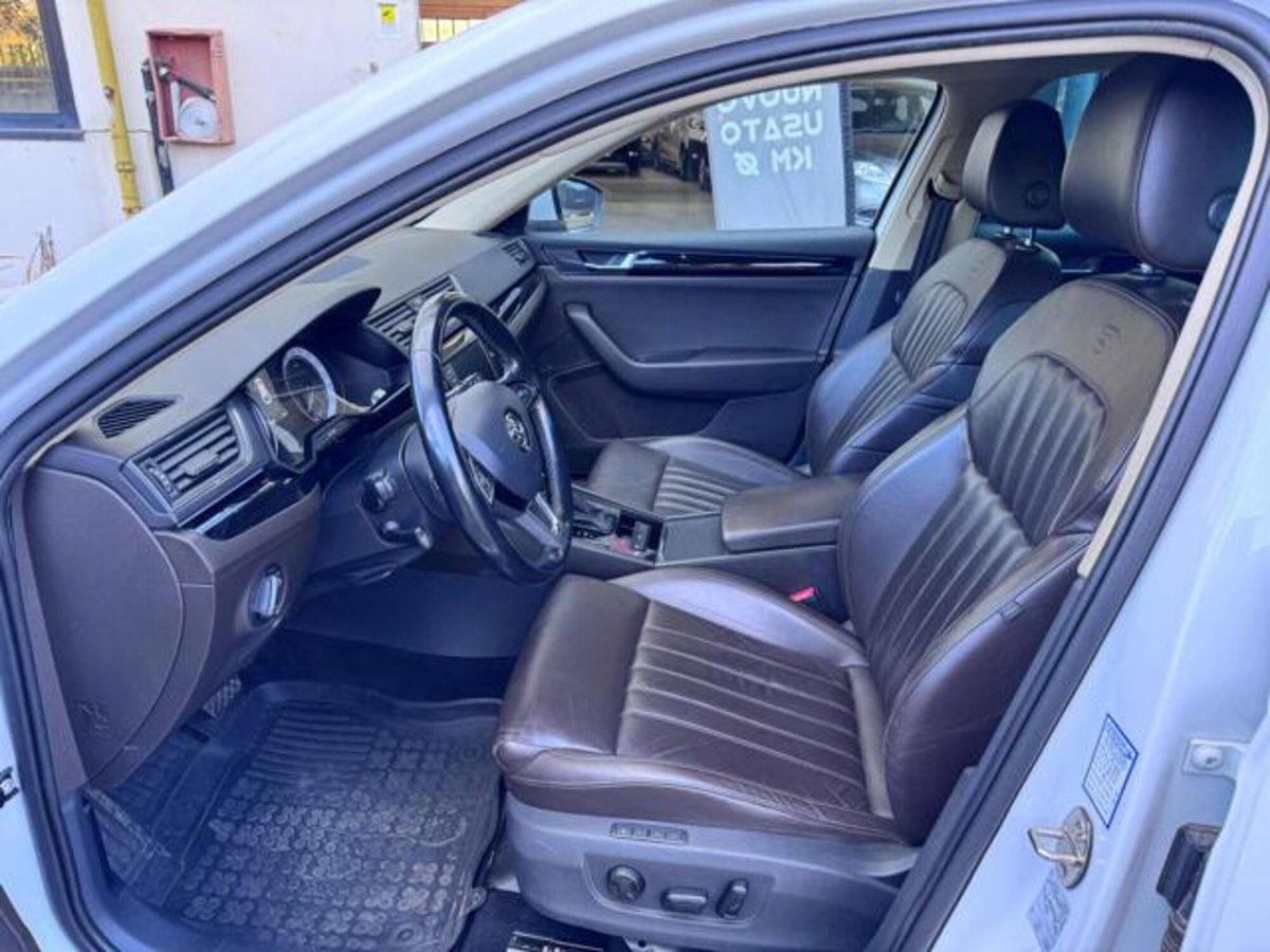 Skoda Superb Station Wagon 2.0 TDI 190 CV SCR DSG Wagon Style (7)