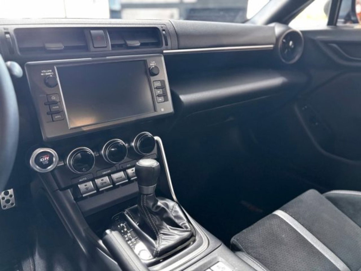Toyota GR86 2.Premium Sport A/T (7)