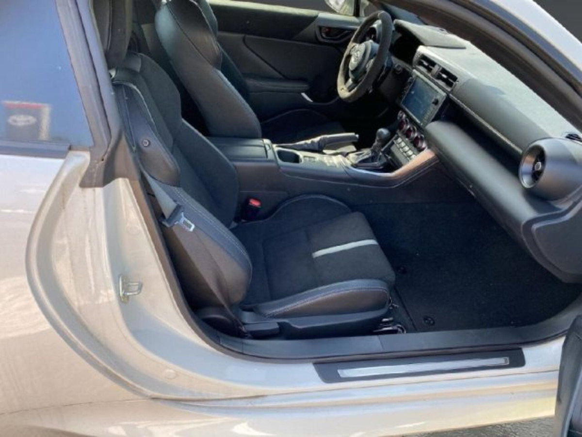 Toyota GR86 2.Premium Sport A/T (8)