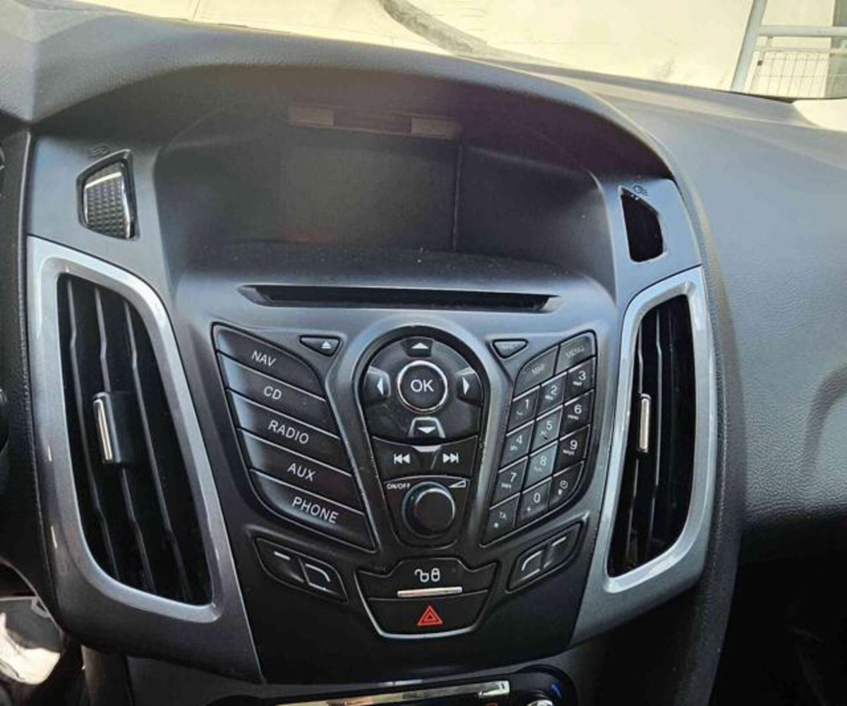 Ford Focus Station Wagon 2.0 TDCi 115 CV Powershift SW (11)