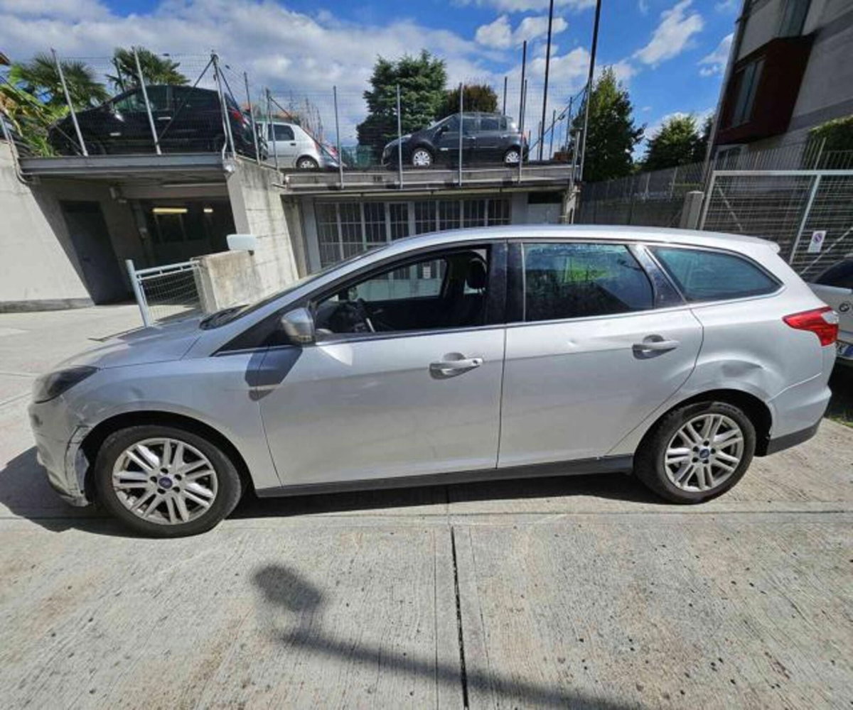 Ford Focus Station Wagon 2.0 TDCi 115 CV Powershift SW (12)