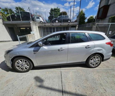 Ford Focus Station Wagon 2.0 TDCi 115 CV Powershift SW (12)