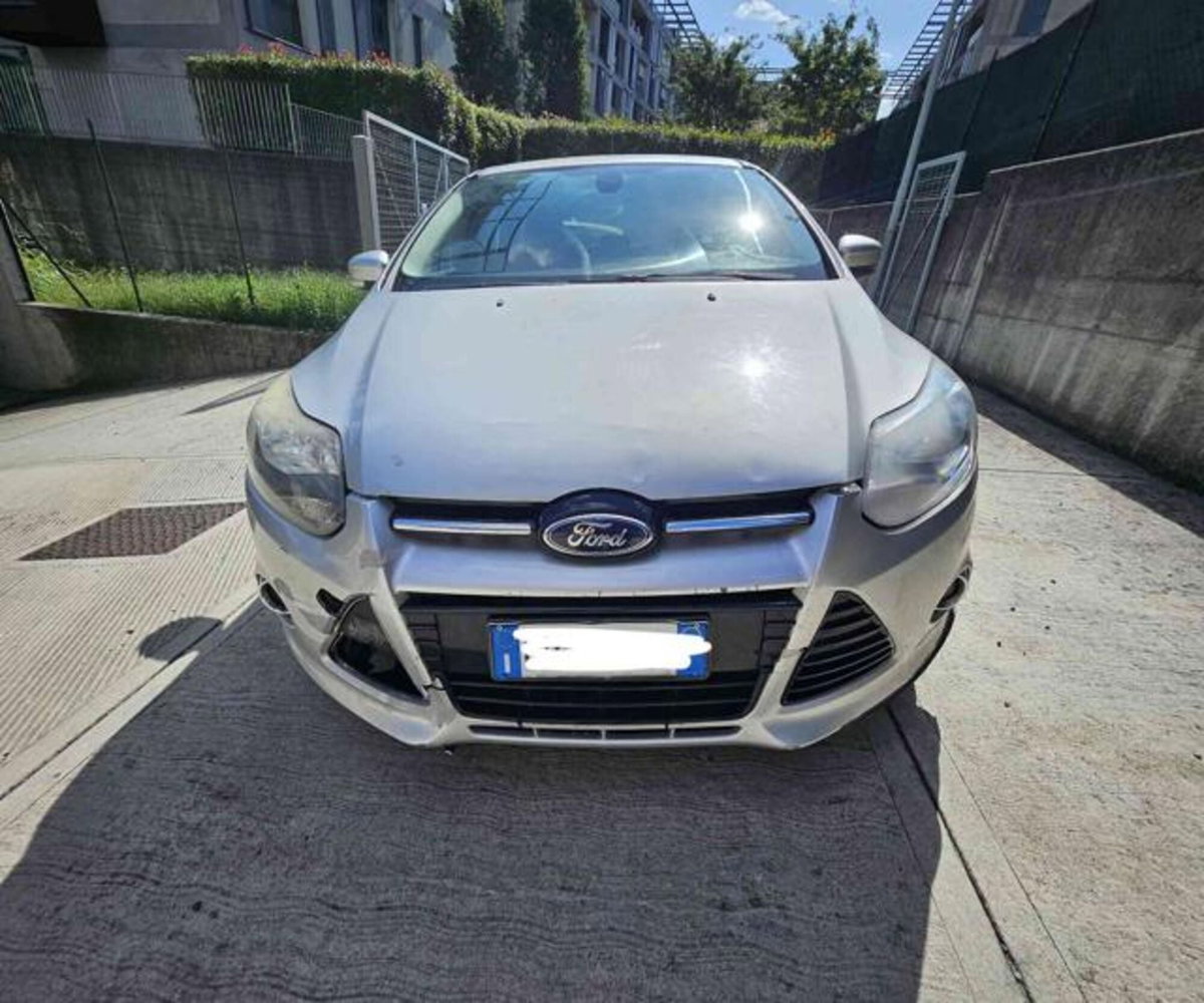 Ford Focus Station Wagon 2.0 TDCi 115 CV Powershift SW (2)
