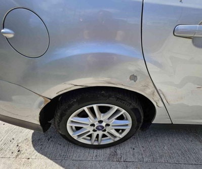 Ford Focus Station Wagon 2.0 TDCi 115 CV Powershift SW (7)